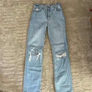 Abercrombie 90s Straight Ultra High Rise 4L/27L